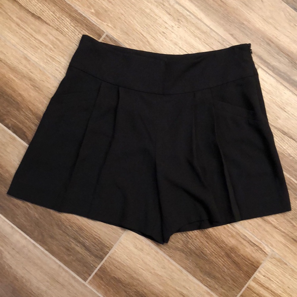 LOFT Black Polyester Dressy Pleated Shorts- Size 4